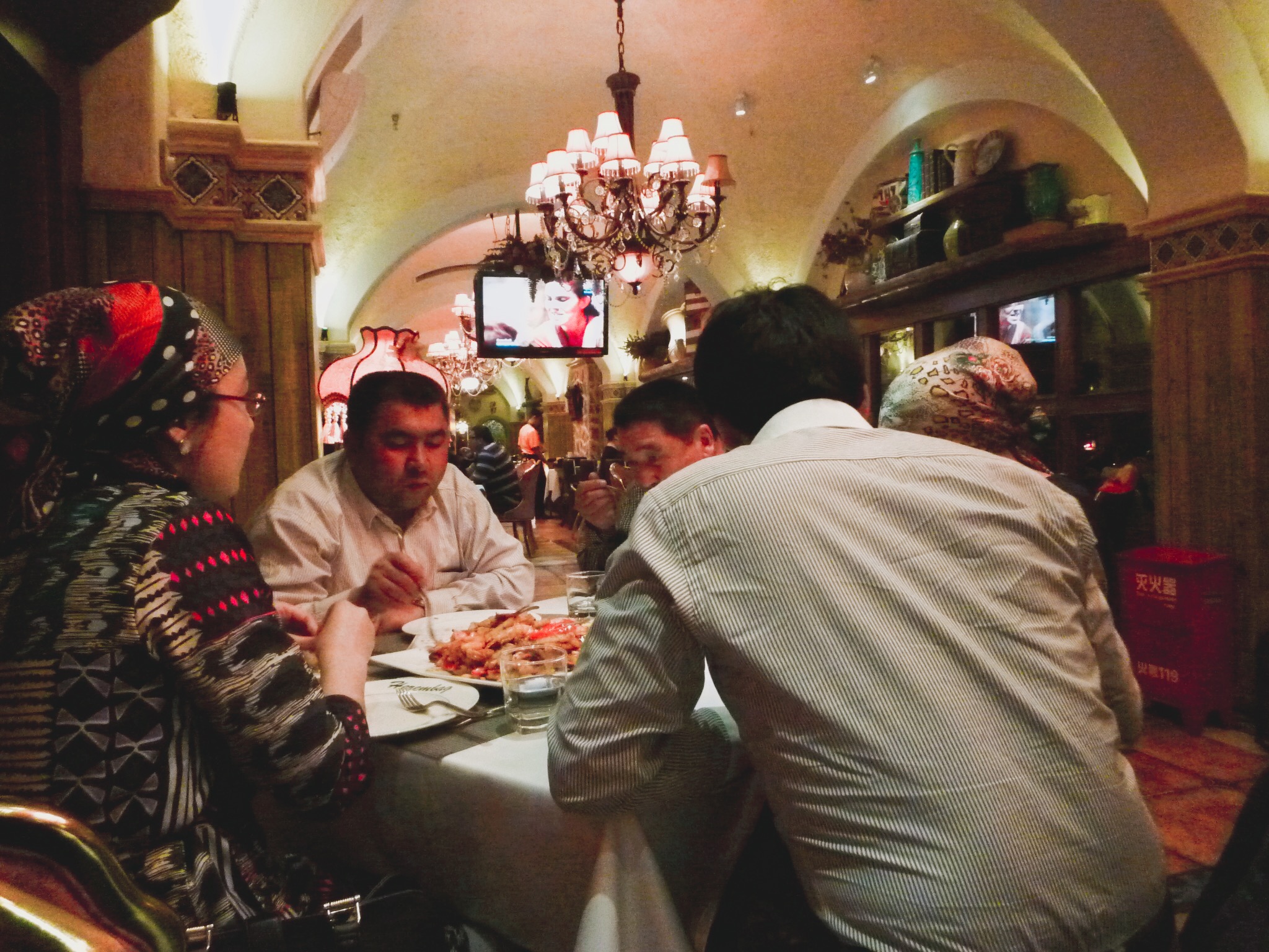 🇨🇳【新疆】烏魯木齊最火的餐廳：海爾巴格