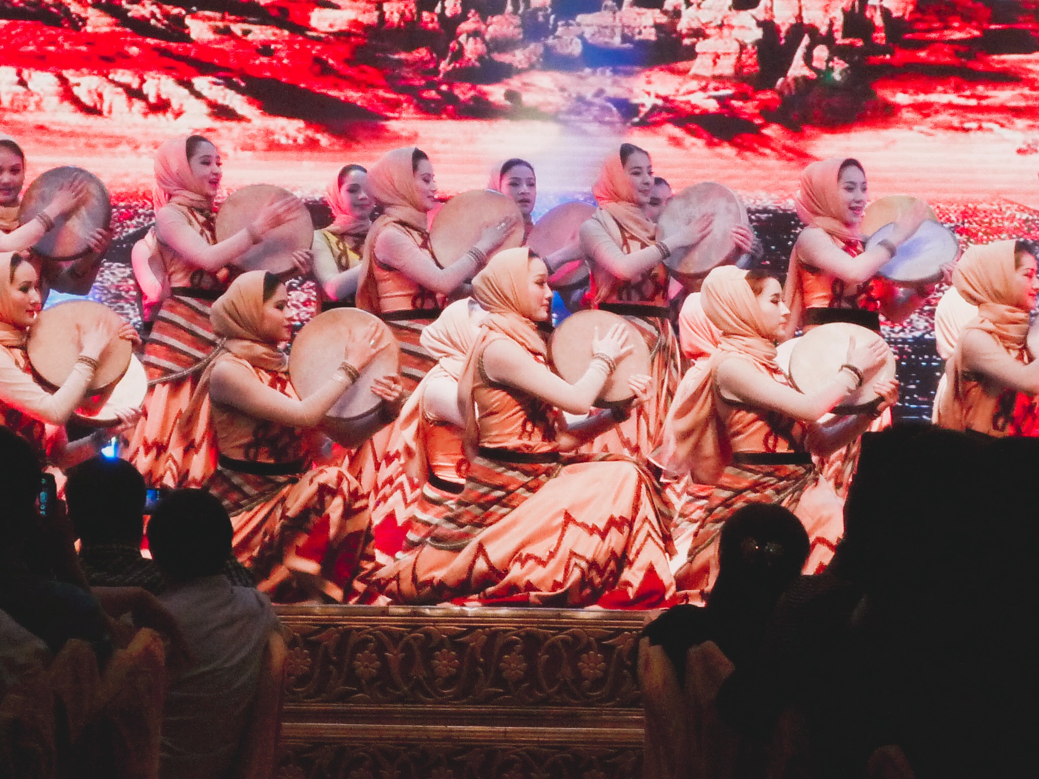 🇨🇳【新疆】華麗激昂的維族歌舞表演-大巴扎宴藝大劇院