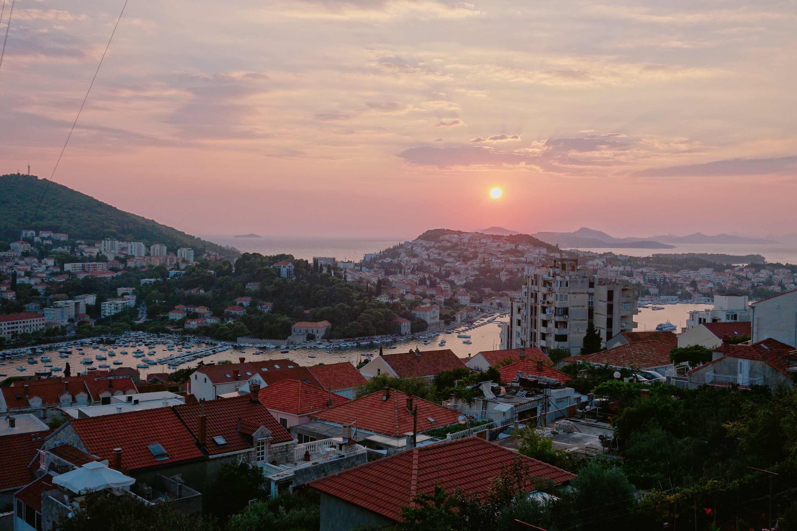 🇭🇷【克羅埃西亞】Villa Ivan Dubrovnik絕美夕陽民宿！從蒙特內哥羅開車到杜布羅夫尼克（內有影片）