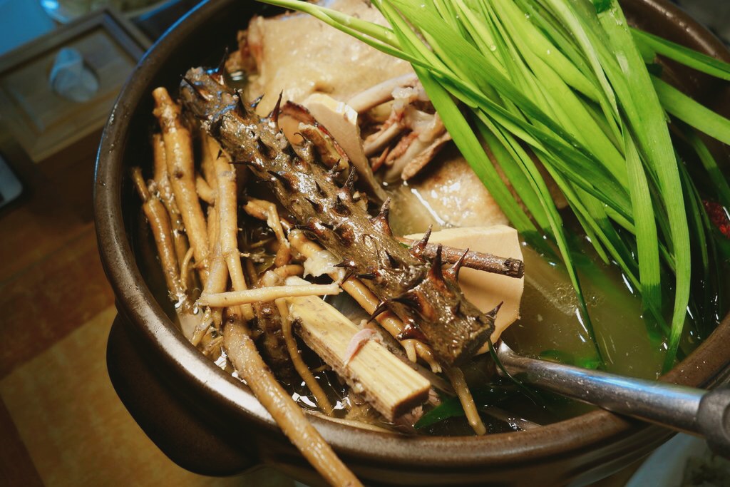 🇰🇷【京畿道】13種藥材入湯：楊平月亮河韓方藥膳燉鴨 Korean Herb Stewed Duck, South Korea
