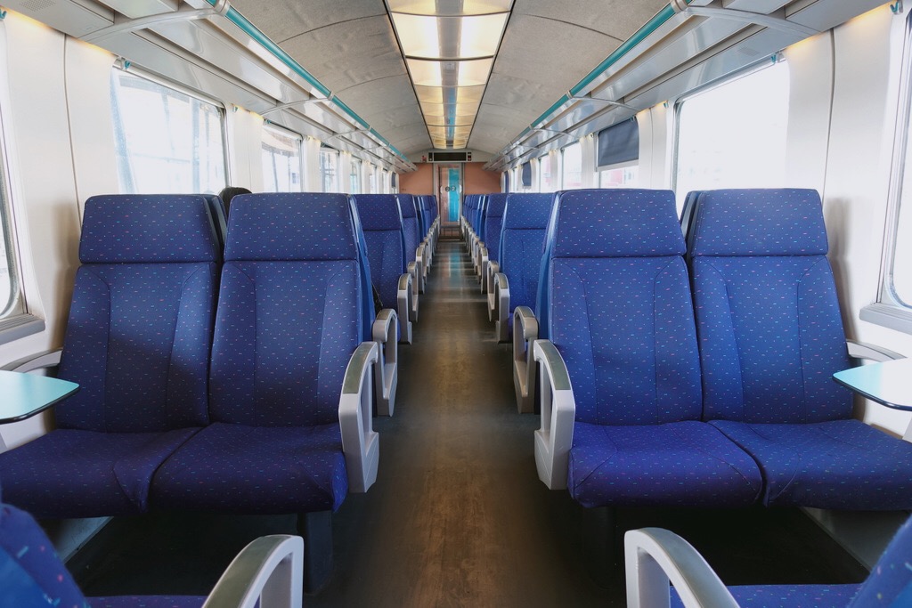 🇧🇪 比利時 | 搭上跨國火車，盧森堡前往布魯塞爾 Take the intercity train from Luxembourg to Brussels, Belgium