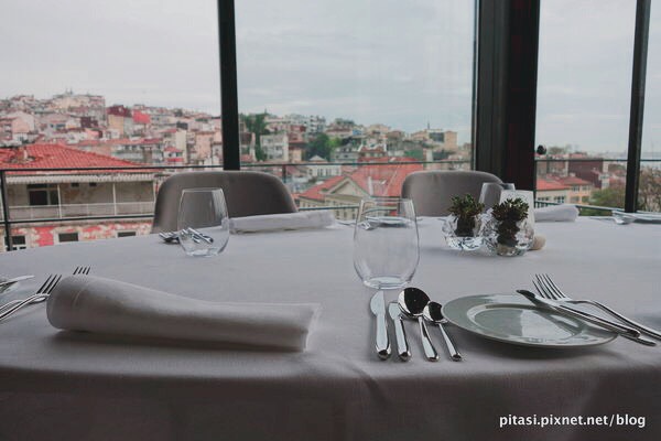 🇹🇷【伊斯坦堡】新城區獨立大道旁視野絕佳 Nicole Restaurant