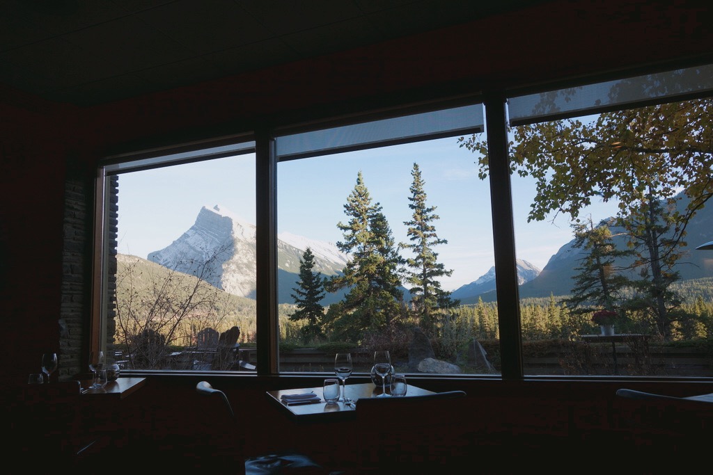 🇨🇦 加拿大 | 眺望藍道山的景觀餐廳：Juniper Hotel & Bistro, CANADA